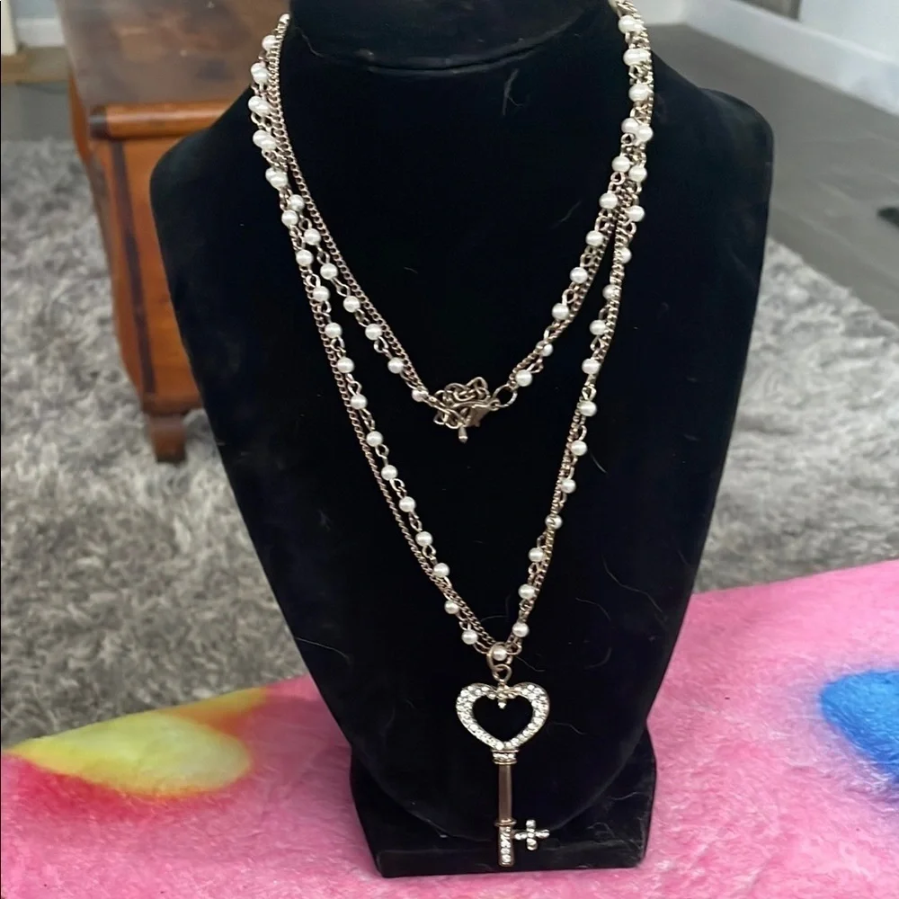 Vintage faux pearl with rhinestone Key Pendant Necklace 34”